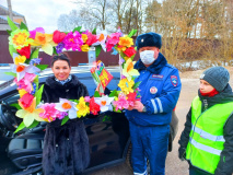 акция «Цветы для автоледи» - фото - 3