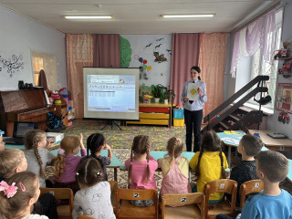 в детском саду «Клеверок» прошла встреча воспитанников с сотрудниками Госавтоинспекции - фото - 3