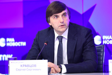 сергей Кравцов: «Основной период ЕГЭ-2025 прошел на высоком организационном уровне и без серьезных нарушений» - фото - 6